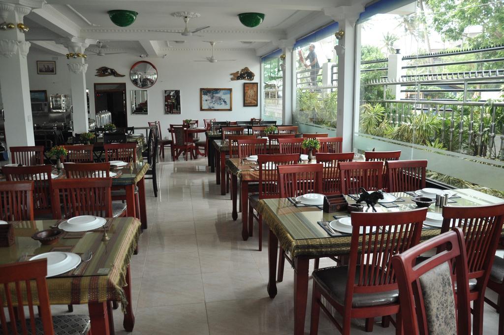 Goviyapana Beach Hotel Ahangama Exterior photo